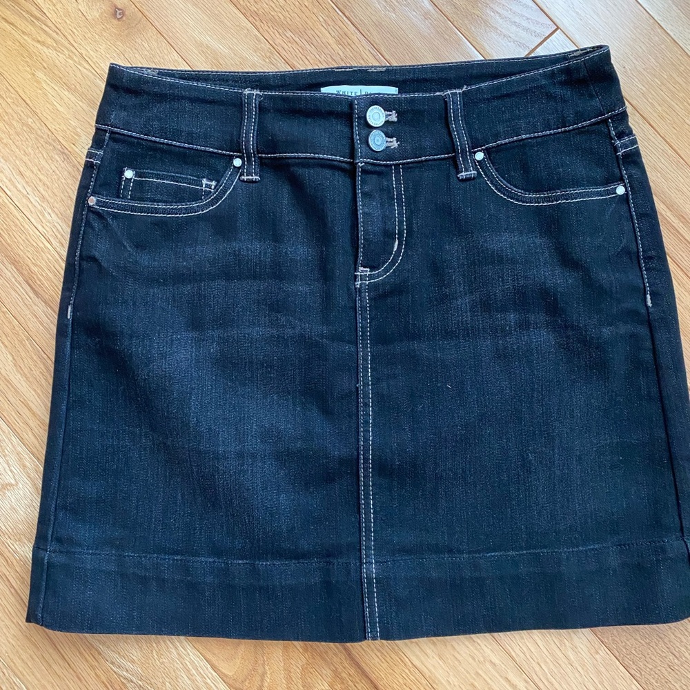 White House/Black Market Black Skirt Size 2